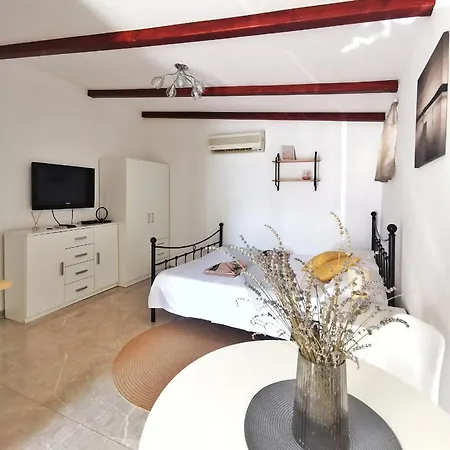 아파트 With Character 풀라